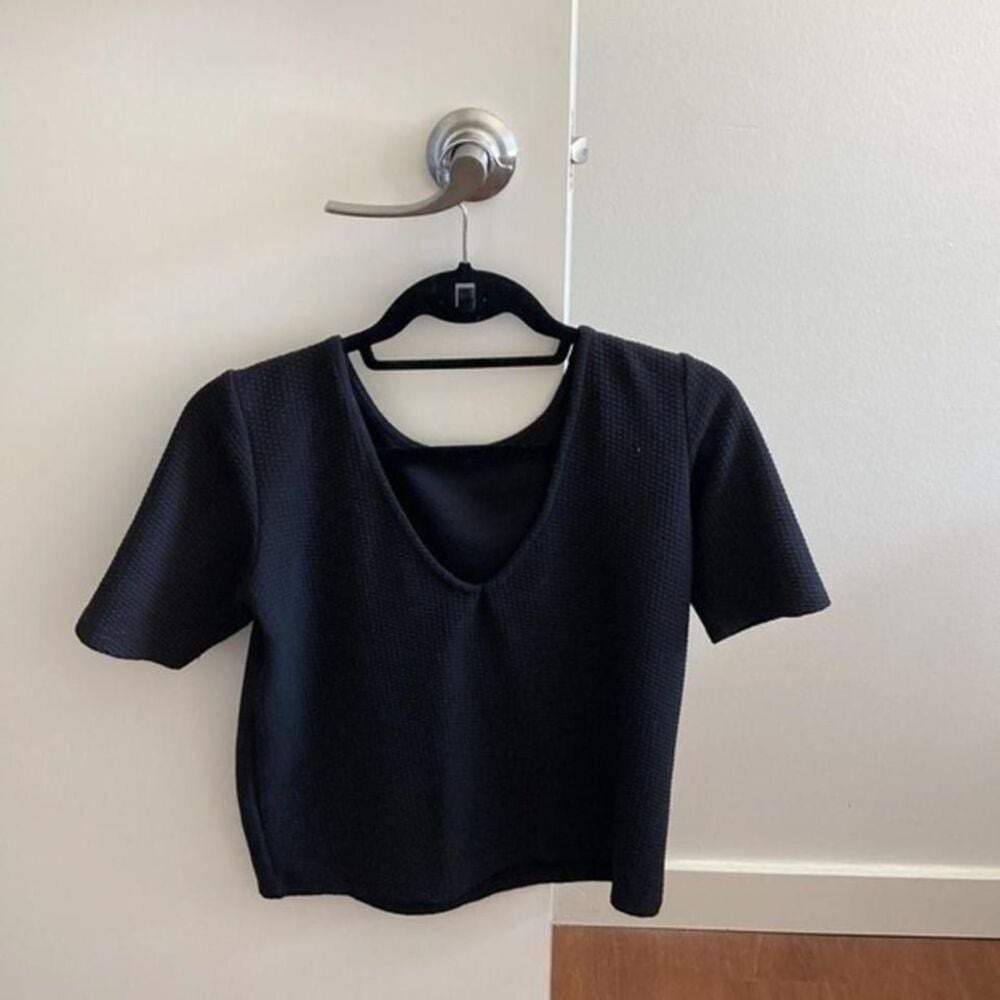 ASOS Quilted Black T-Shirt Modern Textured Casual Short Sleeve Top - Picture 3 of 5